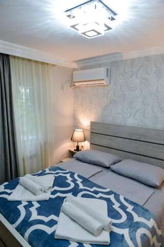 Гостевой дом Cozy House Кутаиси Двухместный номер с 1 кроватью и собственной ванной комнатой-5